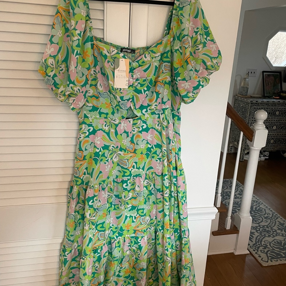 Vibrant Floral Midi Dress in Green
